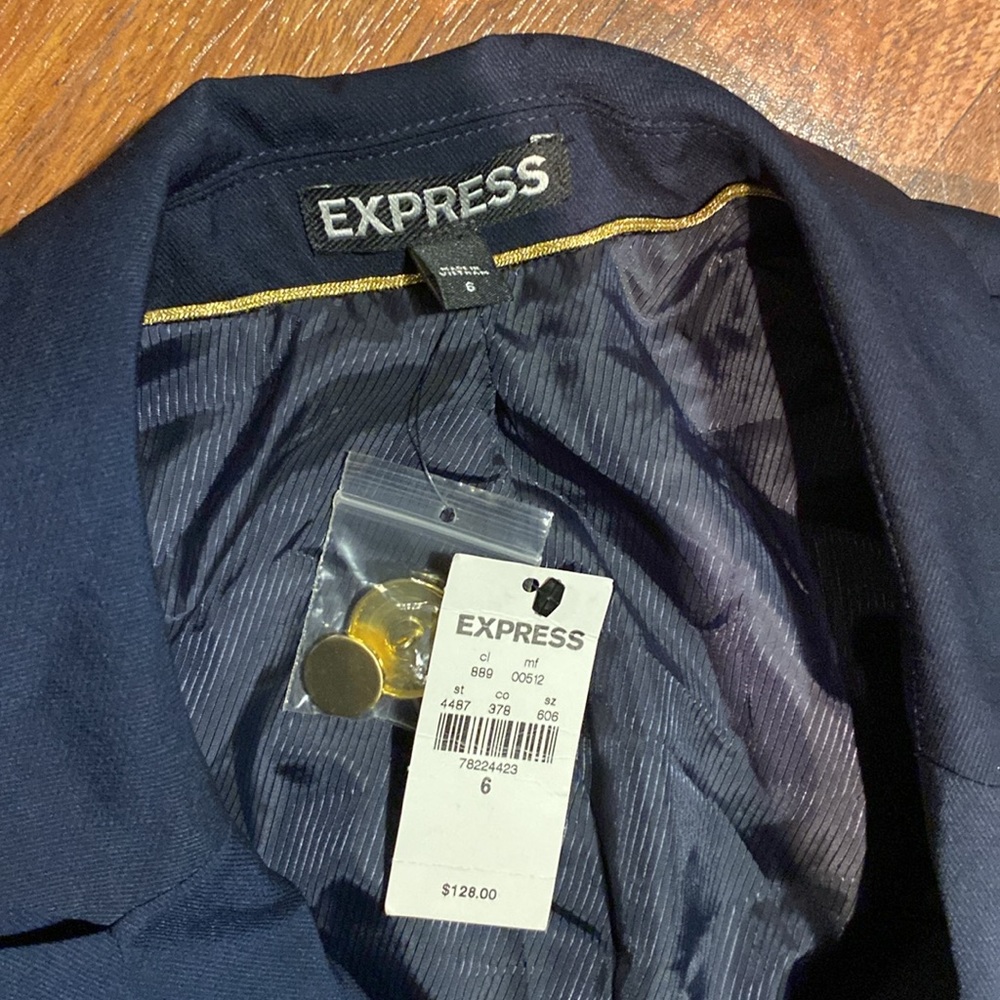 Express Blazer - Picture 4 of 7